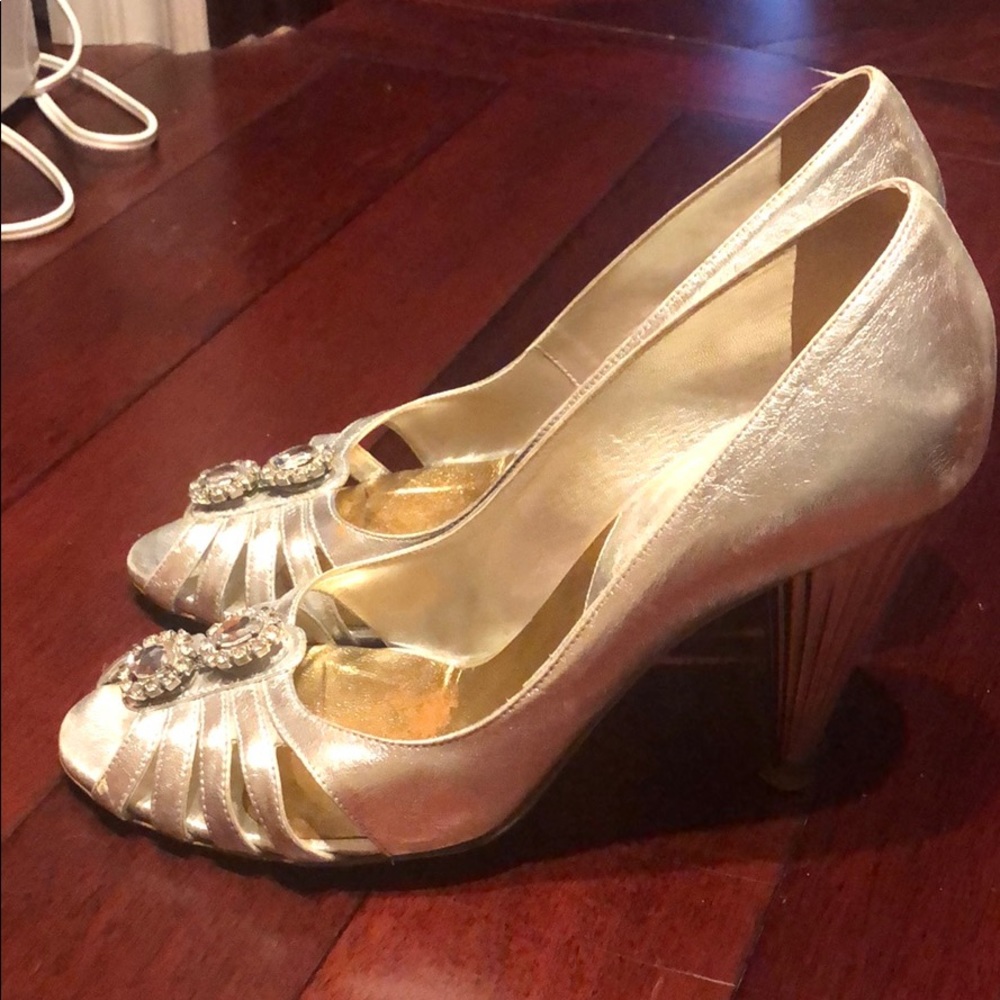 Shoes - Picture 2 of 5